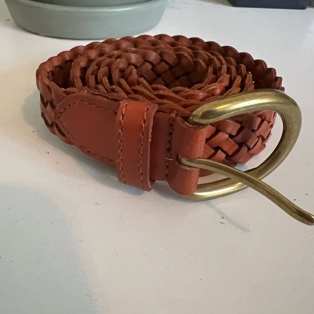 Aritzia Wilfred leather braided belt